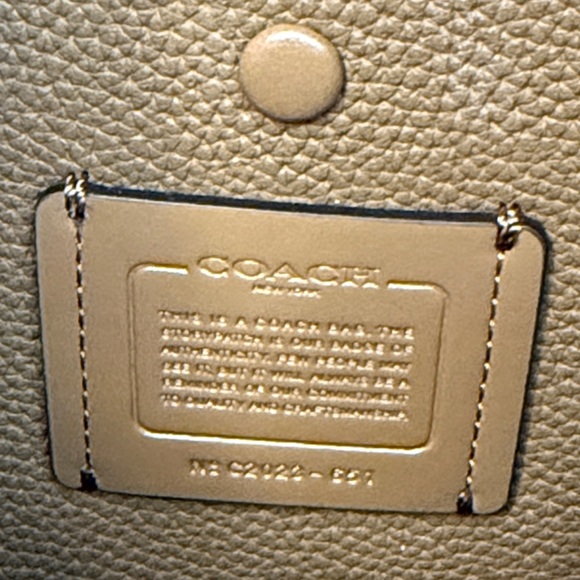 Coach Lora Bucket Bag Whipstitch Tassels Hangtag Chalk 2020 #651 - Picture 10 of 12